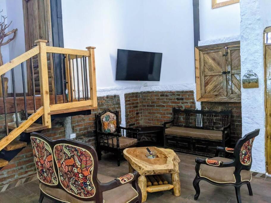 El Encanto Mountain Cabin 萨兰托 外观 照片